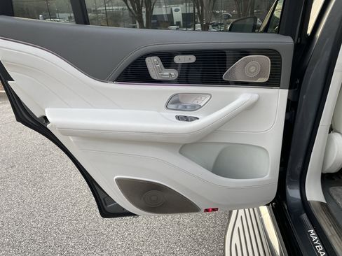 Certified 2023 Mercedes-Benz Maybach GLS 600 4MATIC image 38