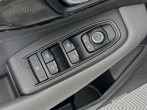 Used 2025 Subaru Outback Onyx Edition AWD/4WD image 21