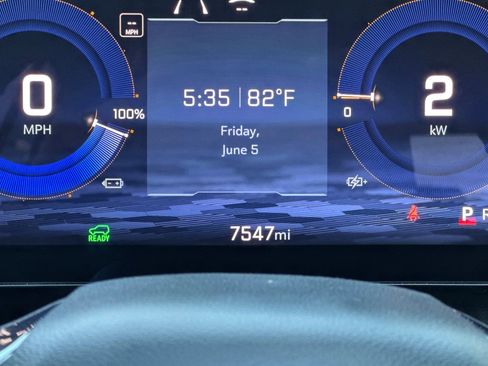 Used 2025 Chevrolet Equinox EV RS FWD image 3