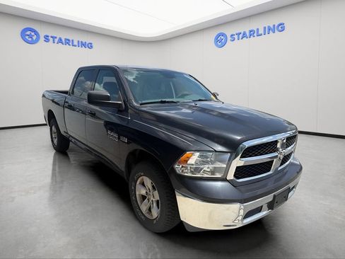 Used 2019 RAM 1500 Classic SLT AWD/4WD image 4