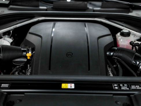 Used 2024 Land Rover Range Rover SV image 97