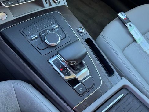 Used 2020 Audi Q5 2.0T Premium w/ Convenience Package image 34