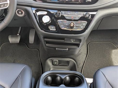 New 2026 Chrysler Pacifica Select image 19