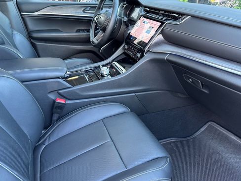 New 2025 Jeep Grand Cherokee Overland w/ Adv Protech Group III image 19