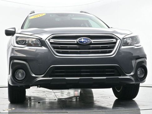 Used 2019 Subaru Outback 2.5i Premium image 43