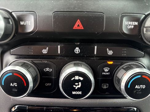 Used 2019 RAM 1500 Big Horn image 15