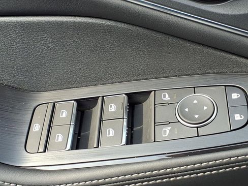 New 2025 Nissan Rogue Platinum w/ Tech Package image 19