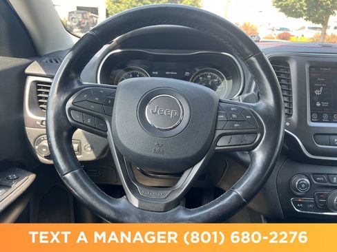 Used 2021 Jeep Cherokee Trailhawk w/ Comfort/Convenience Group AWD/4WD image 17
