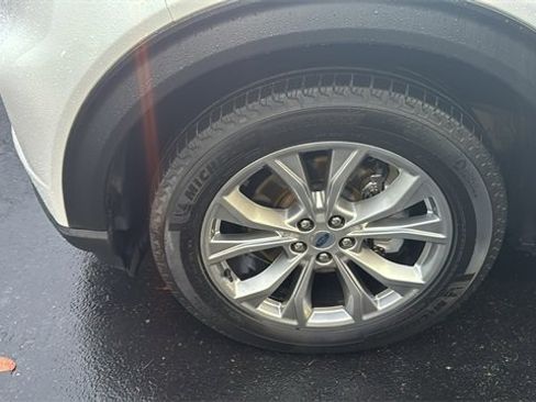 Used 2024 Ford Explorer Limited image 35