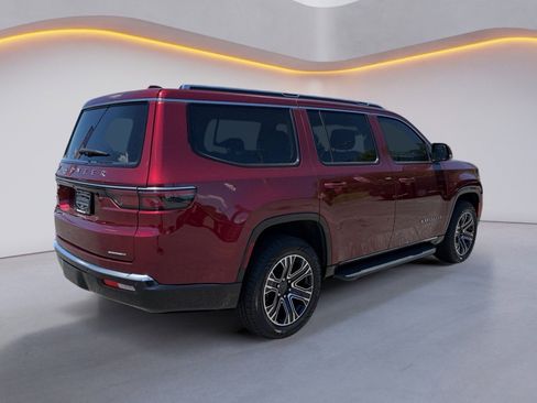 Used 2022 Jeep Wagoneer Series III AWD/4WD image 3