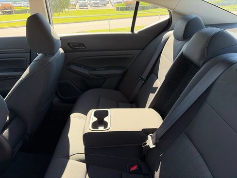 Used 2025 Nissan Altima 2.5 SV FWD image 39
