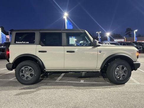 New 2025 Ford Bronco Big Bend image 2