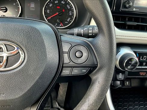 Used 2021 Toyota RAV4 XLE image 12