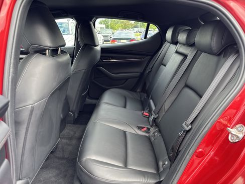 Used 2020 MAZDA MAZDA3 Hatchback w/ Preferred Package FWD image 24