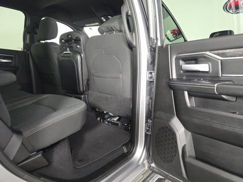 Used 2024 RAM 2500 Big Horn w/ Sport Appearance Package image 28