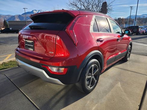 Certified 2024 Kia Niro EX image 5