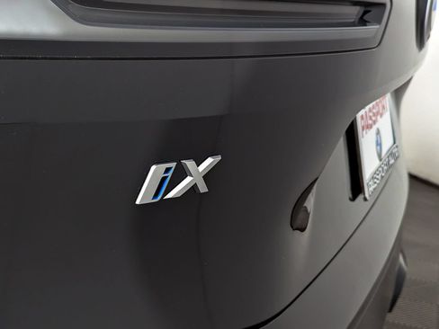 Used 2023 BMW iX xDrive50 w/ Sport Package AWD/4WD image 13