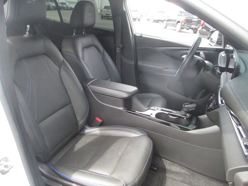 Used 2024 Buick Envista Sport Touring FWD image 18
