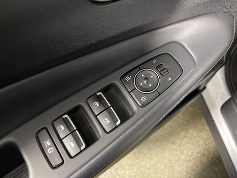 Used 2020 Hyundai Santa Fe SEL w/ Convenience + Premium Package FWD image 18