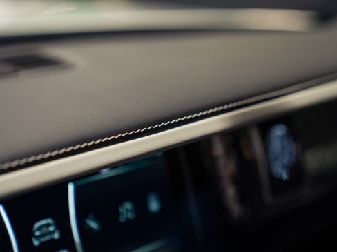 Used 2020 Rolls-Royce Phantom Sedan RWD image 59