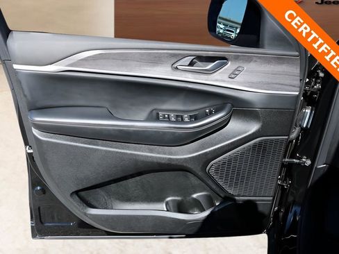 Used 2024 Jeep Grand Cherokee L Limited w/ Trailer Tow Package image 10