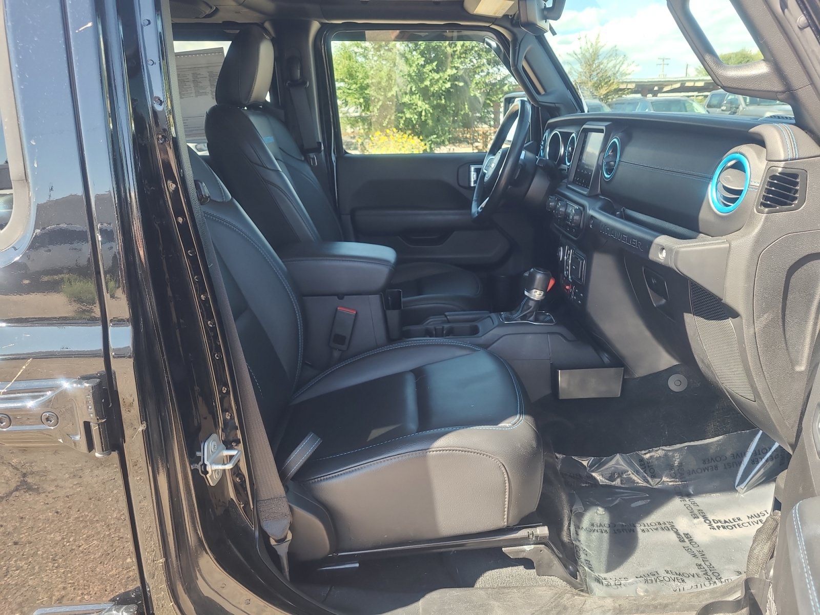 Used 2023 Jeep Wrangler Unlimited Rubicon 4xe w/ Steel Bumper Group AWD/4WD image 19