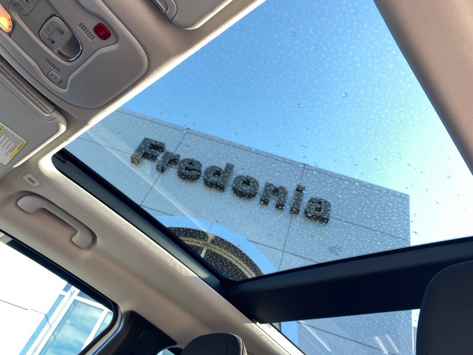Used 2023 Jeep Renegade Altitude w/ Sun/Sound Group AWD/4WD image 23