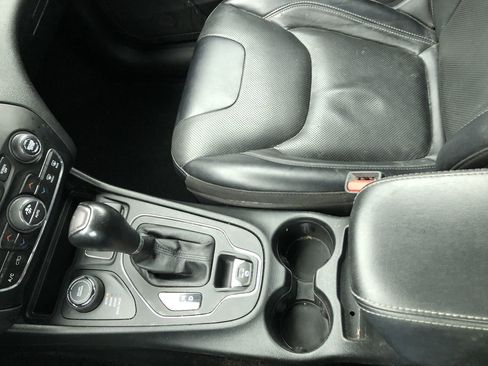 Used 2022 Jeep Cherokee Latitude Lux image 18