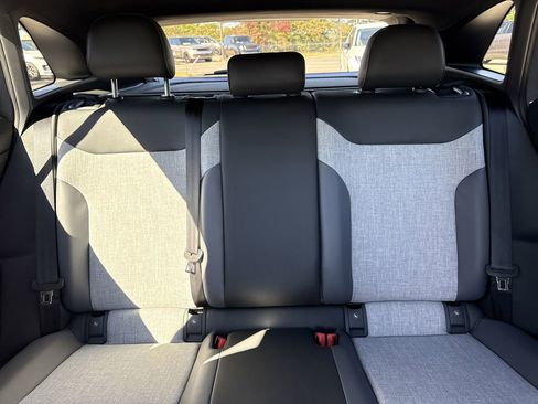 New 2025 Volkswagen ID.4 Pro image 31