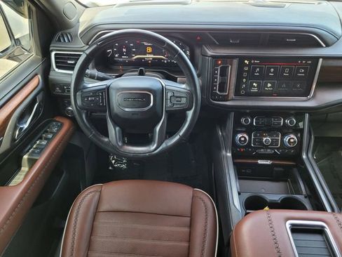 Used 2023 GMC Yukon XL Denali Ultimate image 10