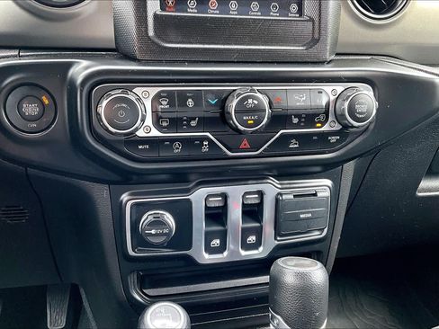 Used 2023 Jeep Wrangler Sport AWD/4WD image 36