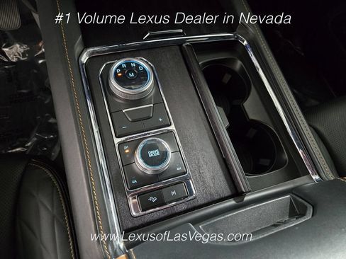 Used 2023 Ford Expedition Platinum AWD/4WD image 34