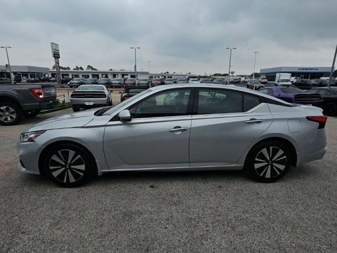 Used 2019 Nissan Altima 2.5 SV FWD image 4