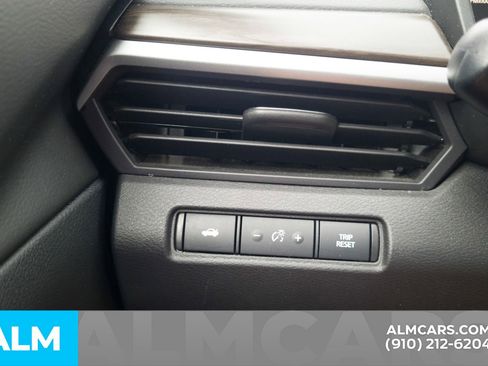 Used 2025 Nissan Altima 2.5 SV FWD image 17