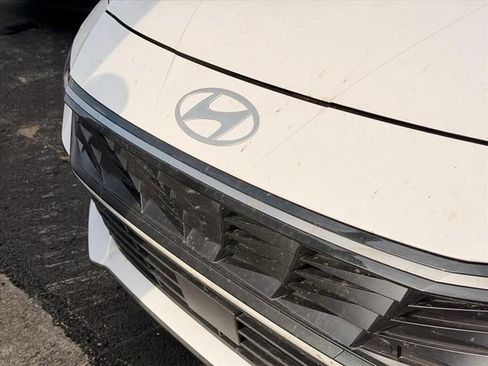 Used 2024 Hyundai Elantra SEL w/ Convenience Package FWD image 23
