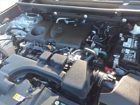 Used 2024 Toyota RAV4 LE image 11