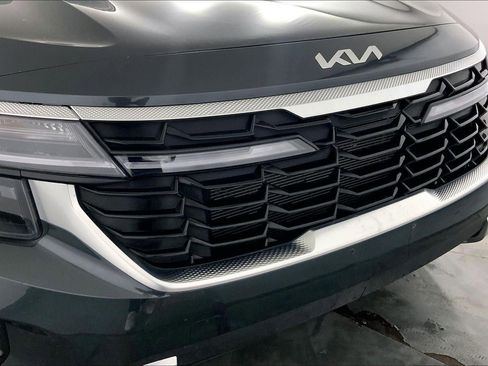 Used 2025 Kia Seltos S image 28