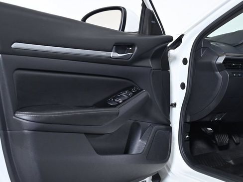 Certified 2023 Nissan Altima 2.5 SV FWD image 28