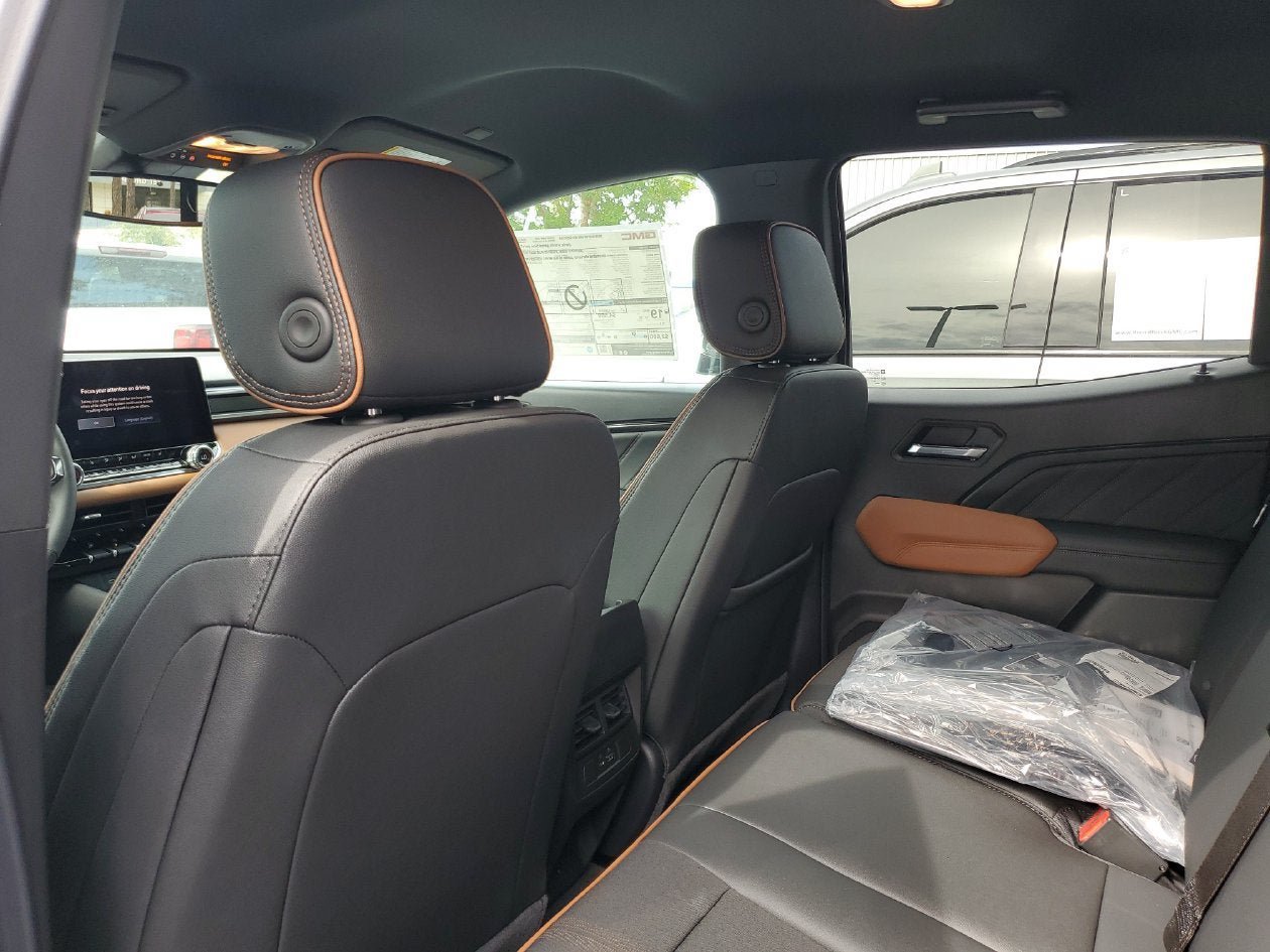 New 2026 GMC Canyon AT4 AWD/4WD image 10