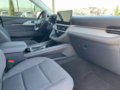 Used 2025 Ford Explorer Active image 15