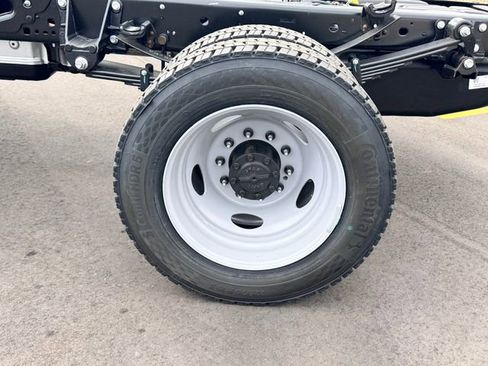 New 2025 Ford F550 4x4 Regular Cab Super Duty image 10