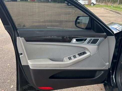 Used 2017 Genesis G80 3.8 image 17