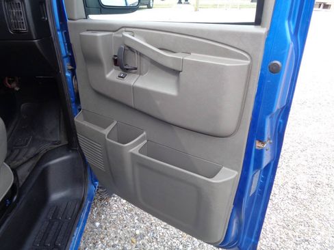 Used 2018 GMC Savana 3500 LT w/ LT Preferred Equipment Group RWD image 24