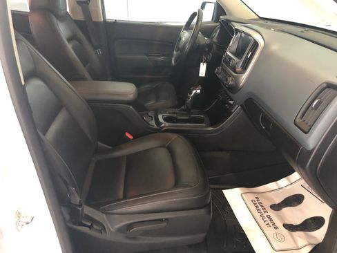 Used 2022 Chevrolet Colorado Z71 AWD/4WD image 11