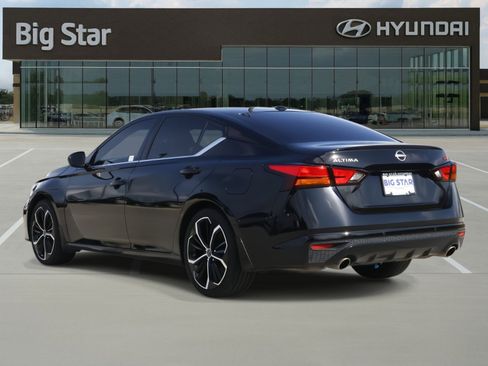 Used 2024 Nissan Altima 2.5 SR image 3