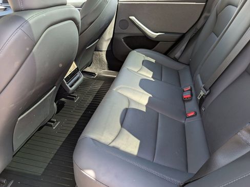 Used 2025 Tesla Model 3 Long Range RWD image 19