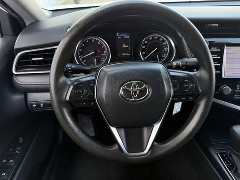 Used 2020 Toyota Camry LE image 12