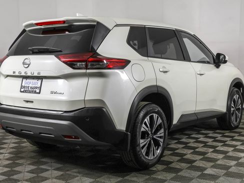 Used 2023 Nissan Rogue SV image 14