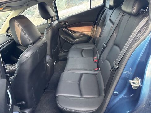 Used 2017 MAZDA MAZDA3 Touring FWD image 10