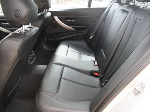 Used 2014 BMW 320i Sedan RWD image 17